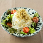 Harihari salad with radish and fried chirimen