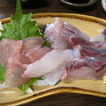 Kumashiro Shokudou - 本日のさしみ盛
                        白身魚がメインの盛り合わせでした