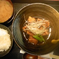 豚しゃぶ せいろ蒸し 豚匠 なんば邸 - 豚の角煮定食