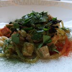 SALONE TOKYO - 浅草開化楼 カラヒグ麺 カジキマグロ・アサリ・オリーブ