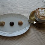 SALONE TOKYO - 小菓子とカプチーノ