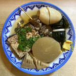 おでん 十七八 - 料理写真:・大根
・玉子
・牛スジ
・焼き豆腐
・結びワカメ
・タケノコ