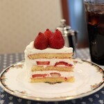 FRENCH POUND HOUSE - 苺のショートケーキ ルージュ