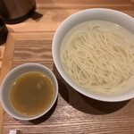 MENYA KABUKU - ◆ 釜揚げトリュフうどん　1400
            リゾットトッピング　卵黄・チーズセット　100