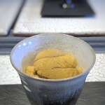 日本料理 TOBIUME - ◆始まり「ゴールドラッシュ」・・玉蜀黍がメインかと思いましたら「雲丹ラッシュ」。なんて幸せな。 赤雲丹（下関）、ゴールドラッシュ。