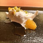 ラ・ルッチョラ - チーズ(ブッラータ)オレンジと蜂蜜ピスタチオ