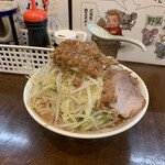 麺屋 歩夢 - 料理写真:ラーメン小野菜マシマシニンニクアブラ少し