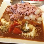 THE BAGUS PLACE - 五穀米カレー。チーズ掛け。