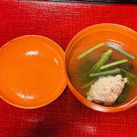 うかい鳥山 - 鶏つみれ汁: こちららしさが　良く出たお椀