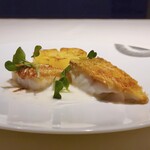 オルグイユ - 神奈川県長井港 甘鯛の鱗焼き　ブールブランソース