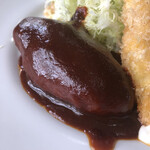 プチメイト - ハンバーグは80〜100g位、もう少し食べたいところです