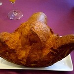 BLT STEAK GINZA - 中が空洞のクロワッサン風のパン