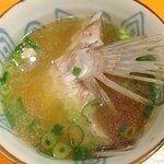 魚市場 小松 - 魚のアラの吸い物