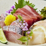 Assorted sashimi