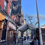 Lilly's Craft and Kitchen - Lilly"sではお店とオープンレストランの間に一工夫。