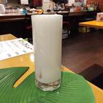 スパイスキッチン じょし家 - 岩泉ヨーグルトの ラッシー 300円だよ