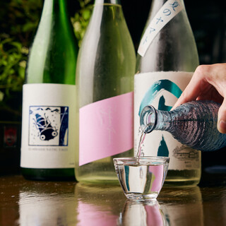 料理を引き立てる、日本酒に焼酎。自家製ハイボールも人気。