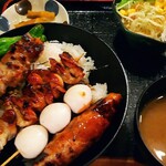 Toritetsu Kaihimma Kuharipurenamaku Hariten - 焼き鶏そぼろ定食900円税込。