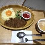 kawara CAFE&DINING - ◆チーズタップリの特製キーマカレー(1100円：税込）