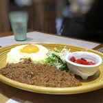 kawara CAFE&DINING - ＊キーマは挽肉タップリで程よい辛味で美味しいとか。