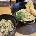 Udonya Takumi - 麺は大盛り無料、これで800円はお値打ち