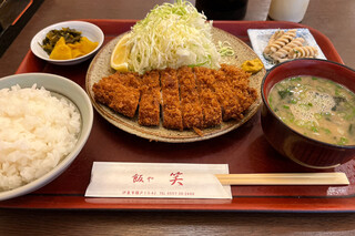 味の飯や笑 - とんかつ定食 1650円。