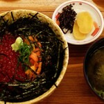 Echizen Gani Yama Ni Suis An - 二色丼と普通のお味噌汁のセット