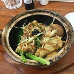 中國菜Yoshi - ぶつ切り鶏と発酵黒豆とオイスターソースの香港土鍋ごはん