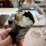 兄弟寿し - 新潟山北産の毛蟹手巻き、海苔は有明産