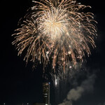 兄弟寿し - 新潟駅から歩いてお店に向かう途中、萬代橋側の川面から上がる花火を運良く観れました！