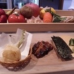 大平寿司 - 並んである野菜を天ぷらにしてくれます。あと、鰻 をあてで。
