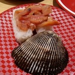 廻転寿司　とっぴ～　北乃四季 - 赤貝：ひもが刻んである。
