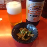 麺処 次男房 - 中瓶ビールとお通し