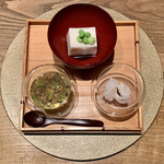 六雁 - 鱧の皮目炭焼き、ごま豆腐、蓴菜とデラウエア