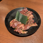 Anrakutei - ちょい飲みセットの牛ハラミ&旨ハラミ(豚)