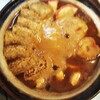 Yanagiya - 親子味噌煮込み、真ん中に卵
