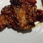 ばん鶏 - 骨周りを丁寧に広げて焼き上げてあります