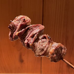 根津 焼鳥 照隅 - ハツとハツ元裏