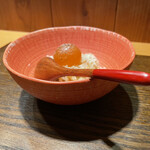 根津 焼鳥 照隅 - 残ったまぜそばのスープでチーズリゾット金柑乗せ