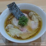 らぁ麺 飯田商店 - 『わんたん入り しょうゆらぁ麺』