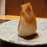 根津 焼鳥 照隅 - 焼き辣韮(タレ漬け込み)