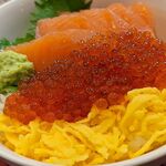 刺身居酒屋 なか善 本店 - 鮭いくら丼