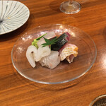 鶴のひとこえ - 剣先イカ、ヒラメ、ノドグロ炙り、カツオ、シマアジ