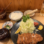 とんかつ割烹 陣屋 - 特製スタミナとんかつ定食並