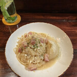 9 nove - 2時間ローストしたトロトロ新玉ねぎとベーコンのカチョエペペ