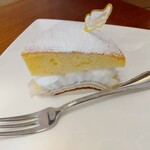 Living Cafe yocco - ミルクケーキ