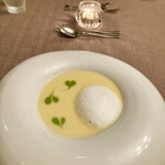 スープとカレー ボンジョルネ - ●スープ
      とうもろこしのポタージュ