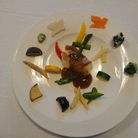 中国料理 彩雲 ホテルモントレ仙台 - 鯛の焼き物 発酵調味料のチリソースにて 彩り野菜とともに(2022.06)