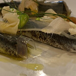 オステリア ジジ - ゼリーとガリの甘酸っぱさでさっぱりとした前菜でした。