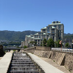 オステリア ジジ - 住吉川まで来たらもうすぐです(笑)この日はとっても暑かった〜(‷ˊᗜˋ‷)